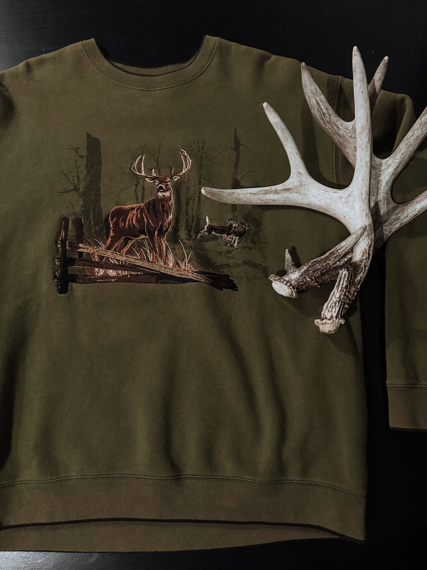 Embroidery Buck w/ Doe Olive Green