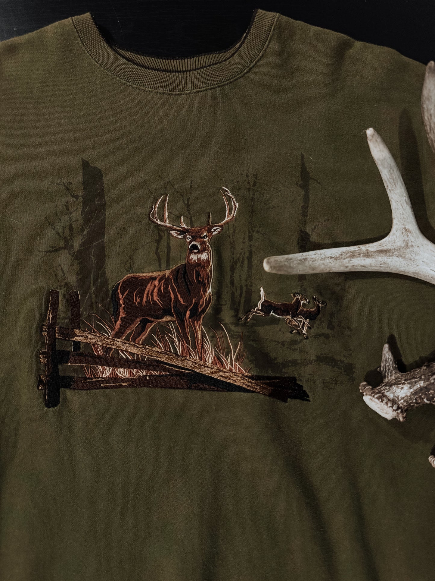 Embroidery Buck w/ Doe Olive Green