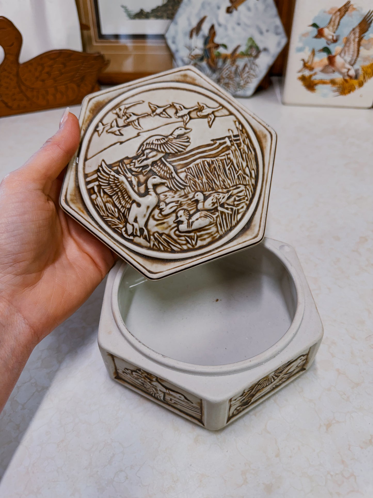 Vintage Avon Wildlife Trinket Box 1980